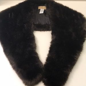Faux fur collar